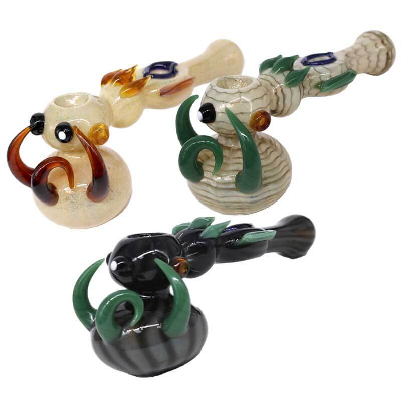 Beetle With Three Horn Bubbler Handpipe (GD-178) | 8 inch product image